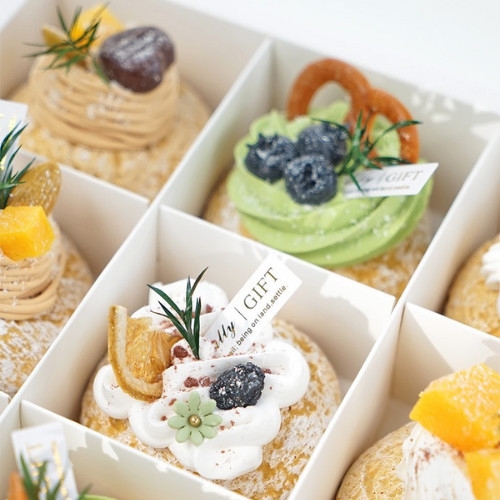 Set Hộp Giấy Trắng 9 Ngăn Nắp Nhựa Trong Mica Đựng Bánh Ngọt Mix, Bánh Kem, Cupcake -156mart