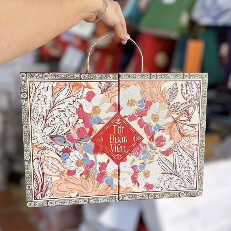 Hộp trung thu Hoa Nguyệt Viên - 4 bánh trà  - 6 bánh -hộp cứng cao cấp quai inox  kèm túi xách (nhận in logo)