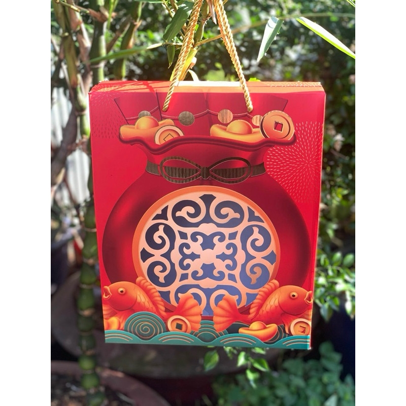 Set 5 -10 Hộp quà tết 2025 có đục lỗ nhìn thấy sản phẩn bên trong siêu to siêu đẹp size 36x29x11cm
