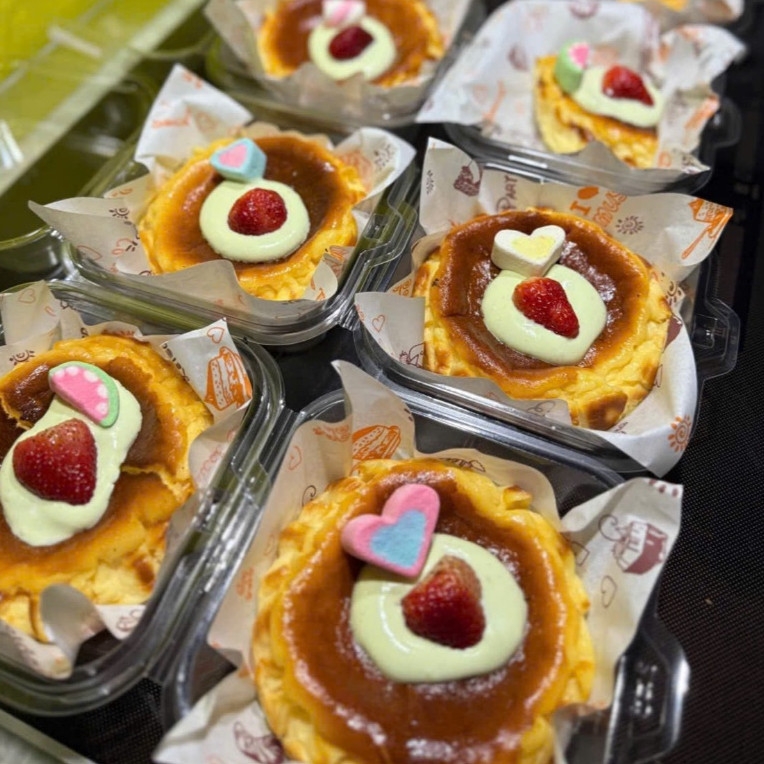 Hộp Nhựa nắp gập Trong suốt Đựng Bánh Bento, Gato, Phô Mai Cháy, Bunrt cheesecake