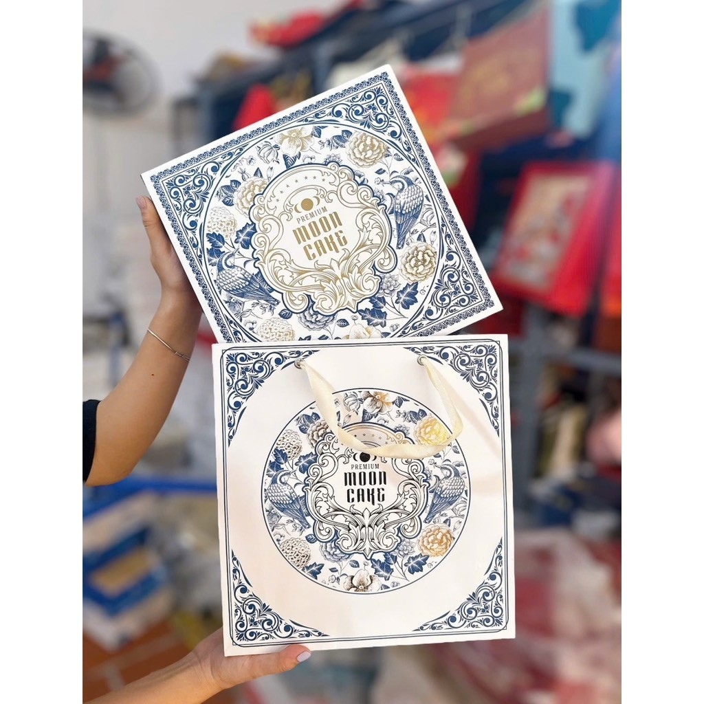 Hộp trung thu 4 bánh kèm túi xách - BẢO HOA ( nhận in logo)