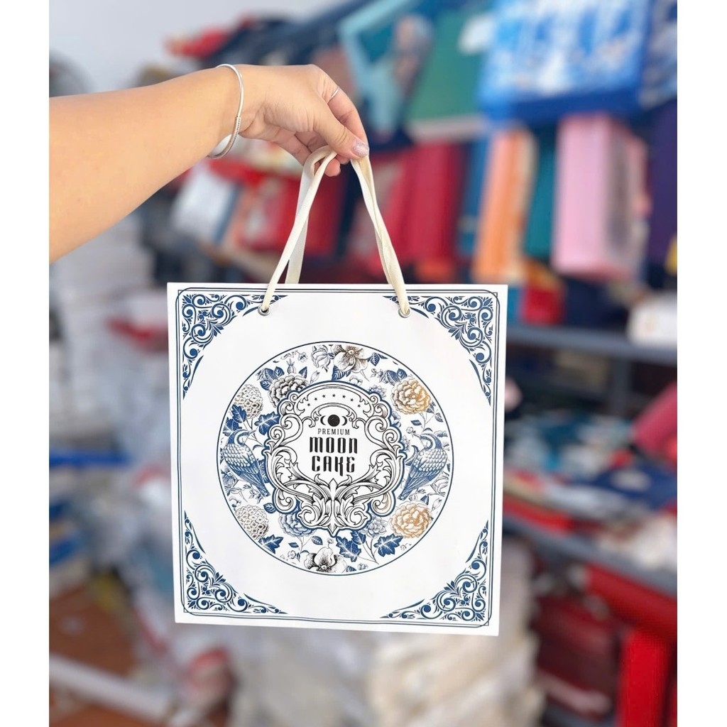Hộp trung thu 4 bánh kèm túi xách - BẢO HOA ( nhận in logo)