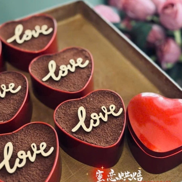 Hộp Thiếc Đỏ Hình Trái Tim Kèm Nơ Đựng Bánh Lạnh, Tiramisu, Quà Valentine 14-2, 8-3 - 156mart