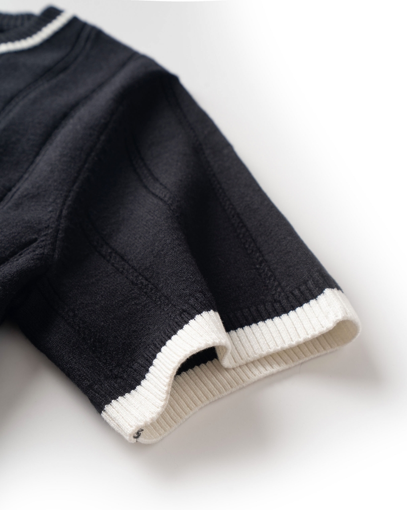 ATYS® EQUESTRIAN V-NECK  KNIT T-SHIRT