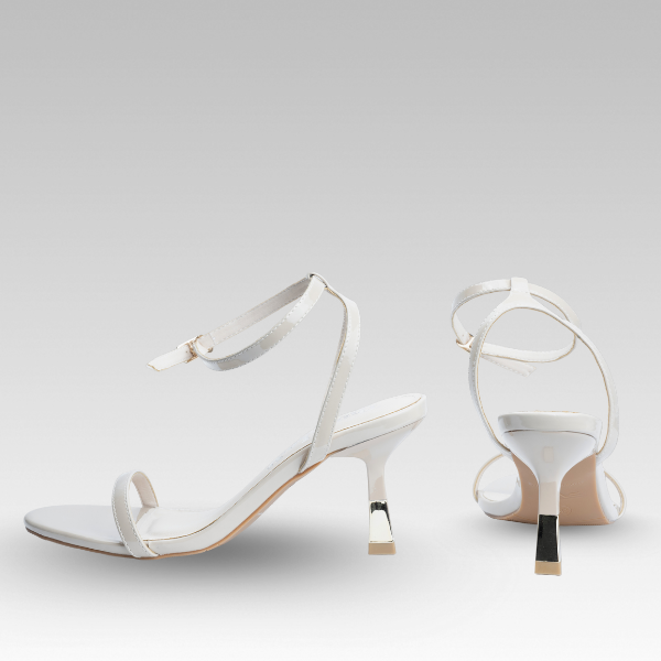 Giày sandal cao gót quai mảnh kem  – Gót nhọn ánh kim sang chảnh – Think Le-V