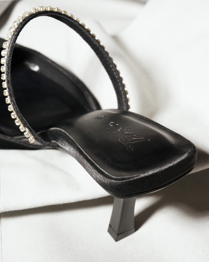 Giày mule cao gót đen mũi nhọn đính đá – Dự tiệc sang trọng – Think Le-V