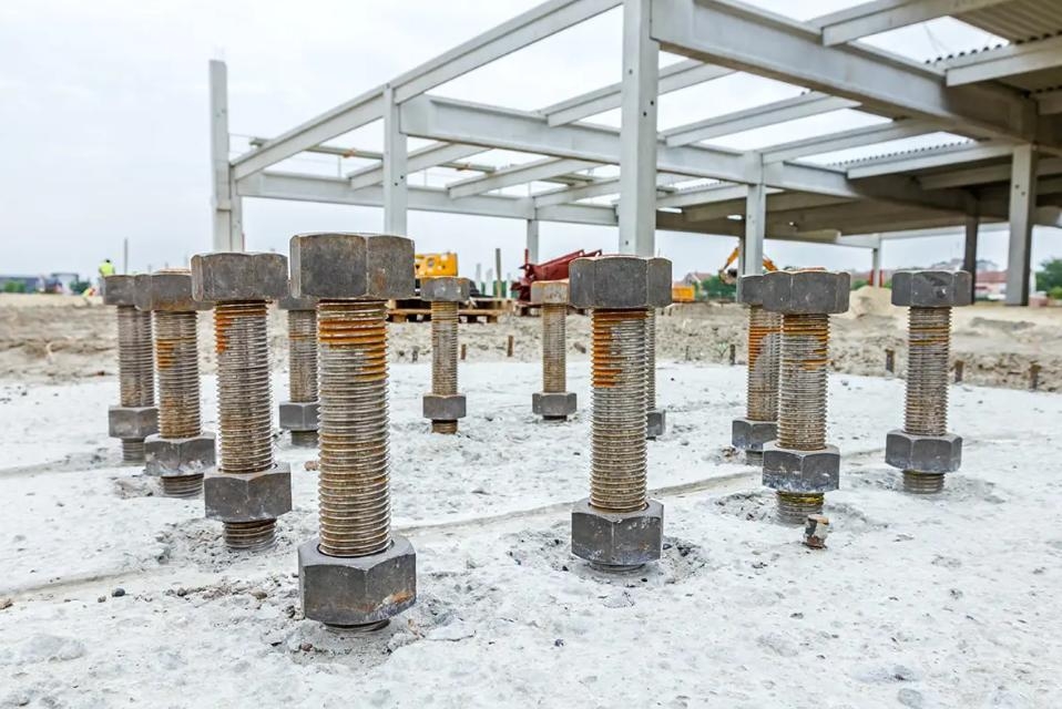 Bu lông móng chân cột được ứng dụng rộng rãi trong các công trình xây dựng