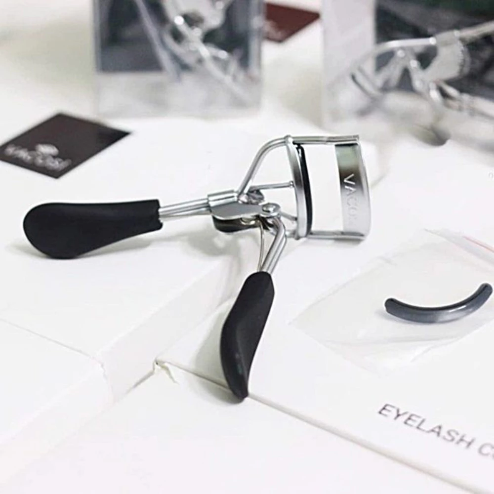 Bấm mi Vacosi Modern Lash Curler cán đen - BM03