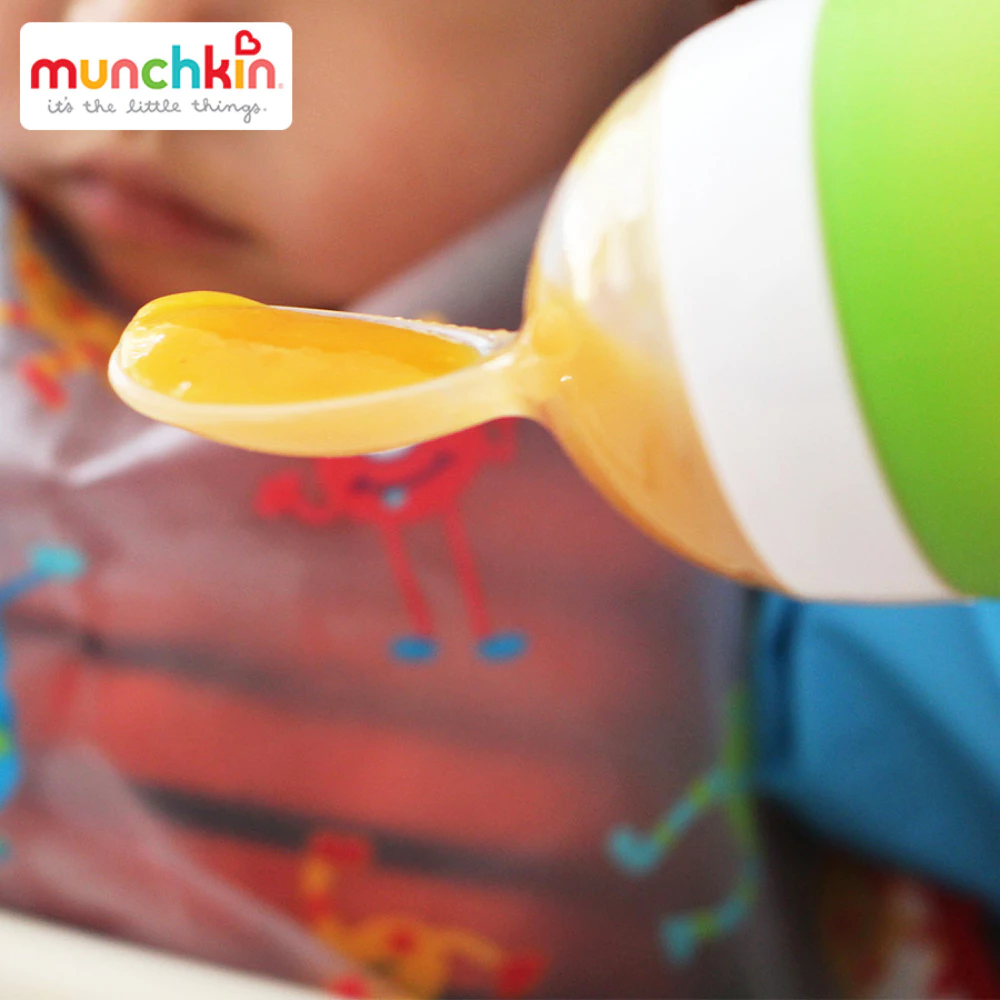 Bình thìa ăn dặm Munchkin 150ml (màu ngẫu nhiên)