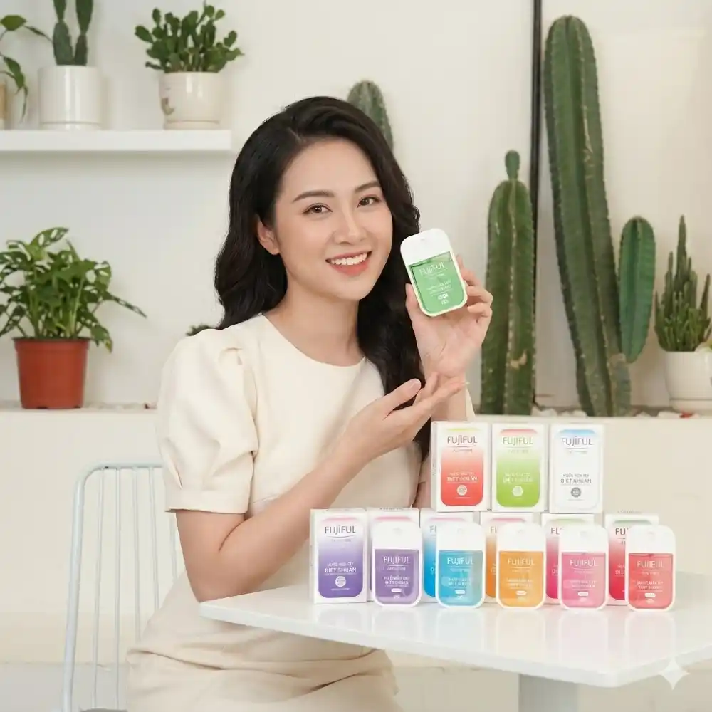 Hộp 12 chai rửa tay diệt khuẩn dưỡng da Fujiful 9 hương 45ml