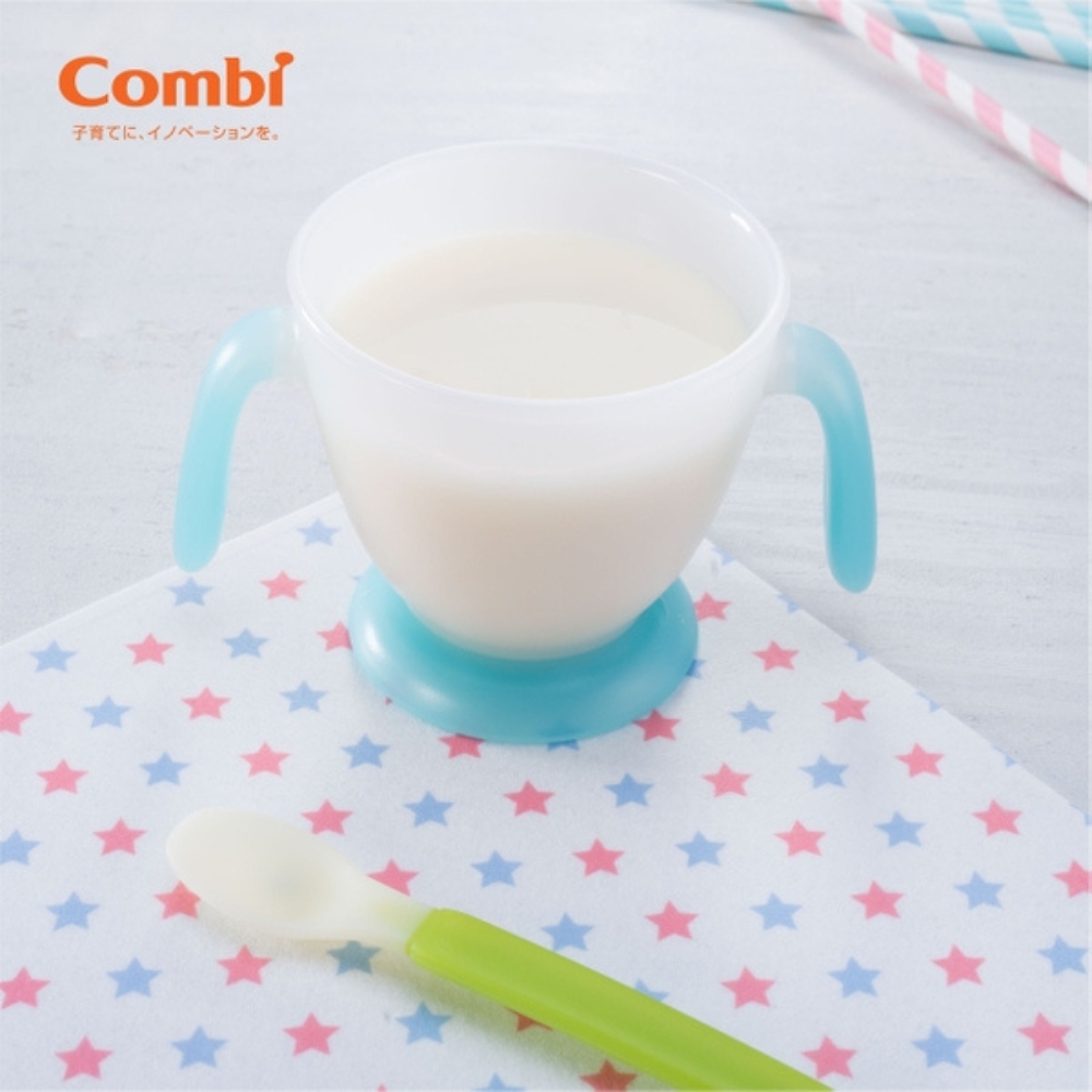 Ly nước cho bé Combi tay cầm xanh/tím