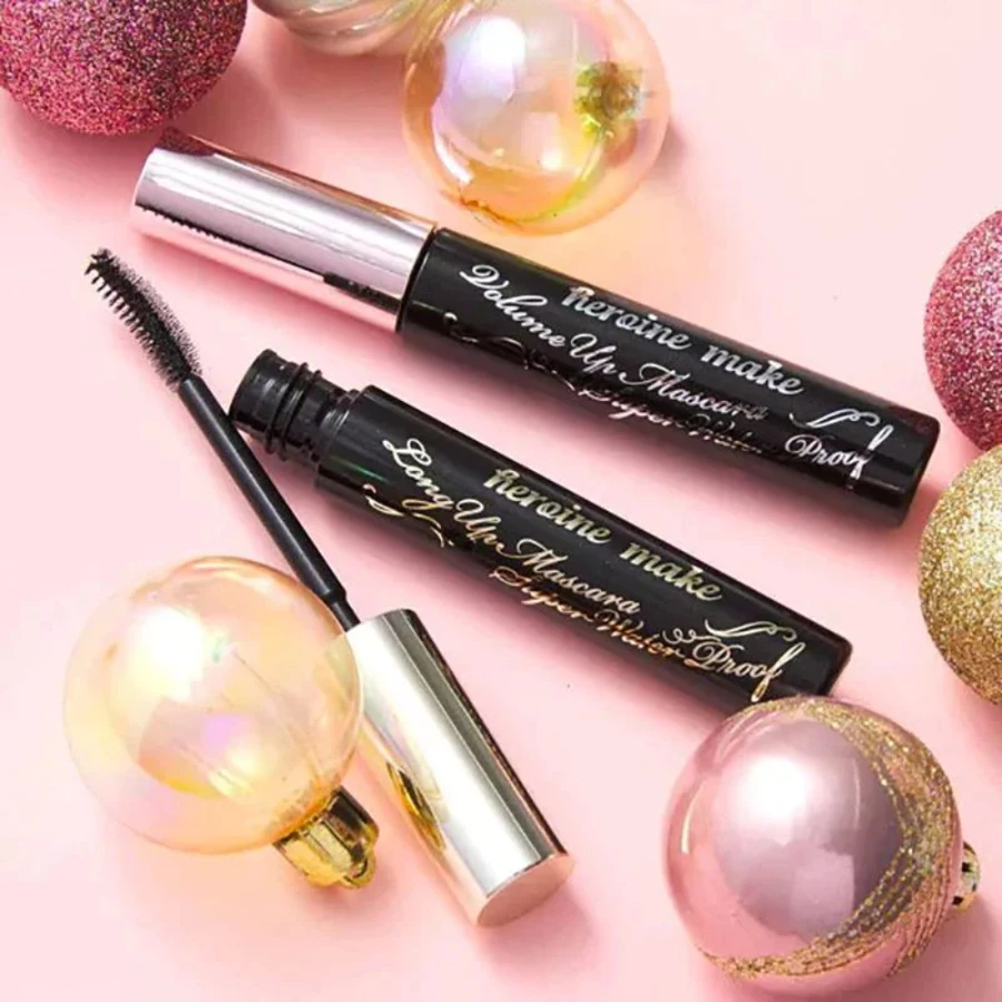 Mascara Kissme nâng cong và dày mi màu đen 6g