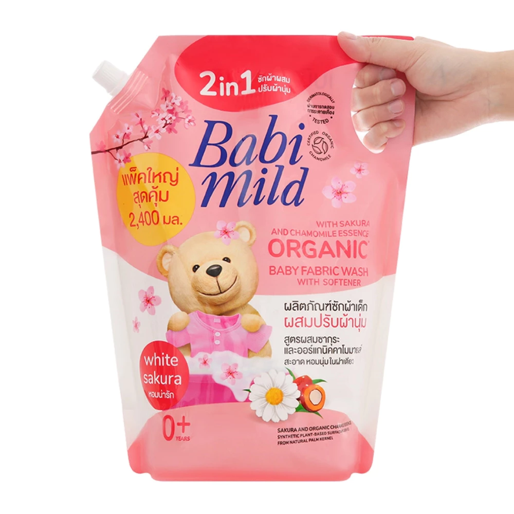 Nước giặt xả quần áo cho bé Babi Mild hương hoa anh đào túi 2.4 lít