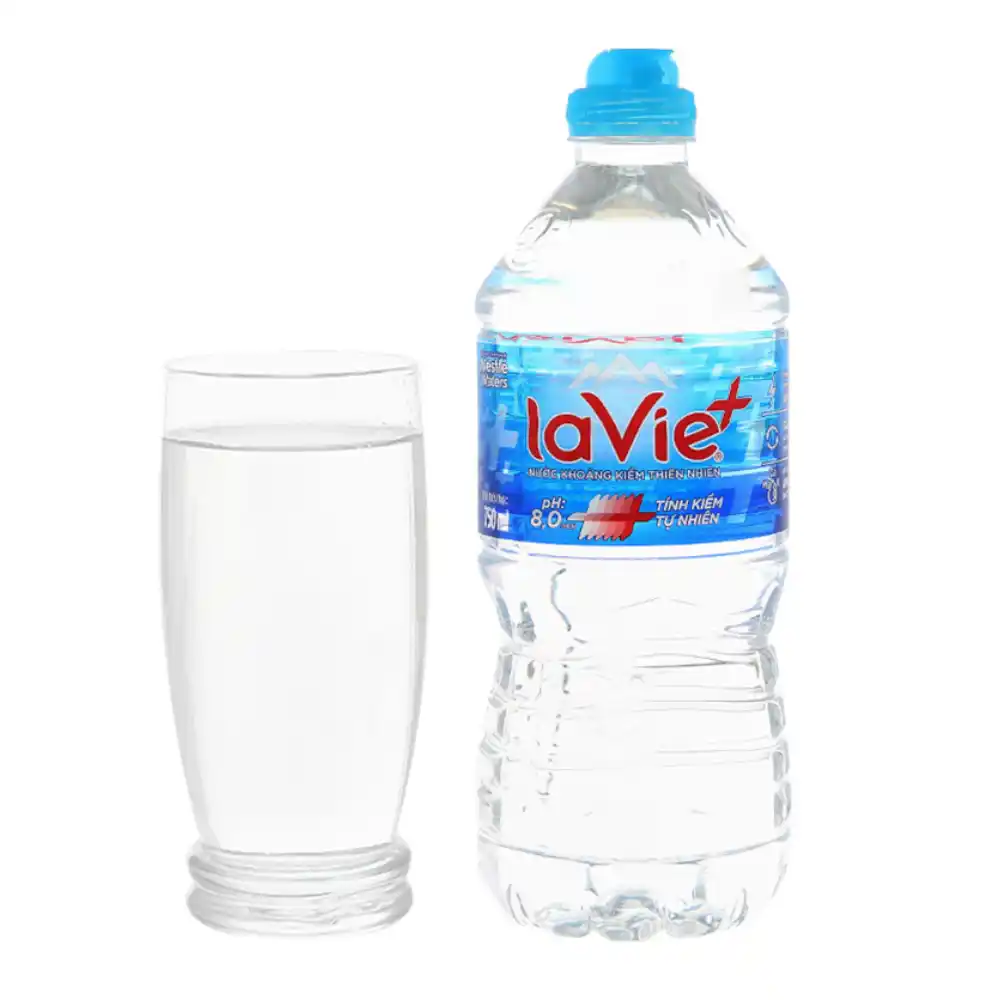 Nước khoáng kiềm thiên nhiên LaVie chai 750ml