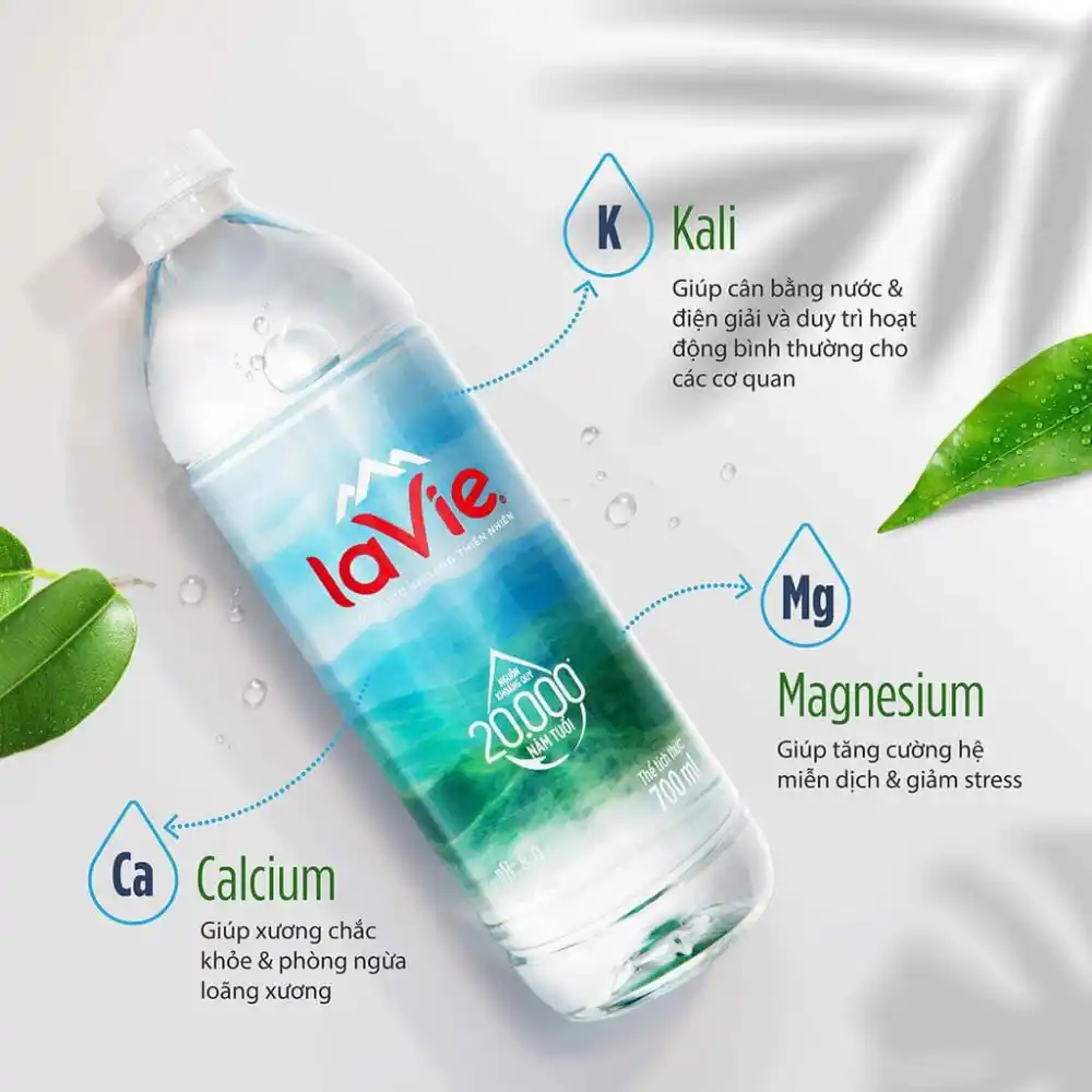 Nước khoáng thiên nhiên LaVie Prestige chai 700ml