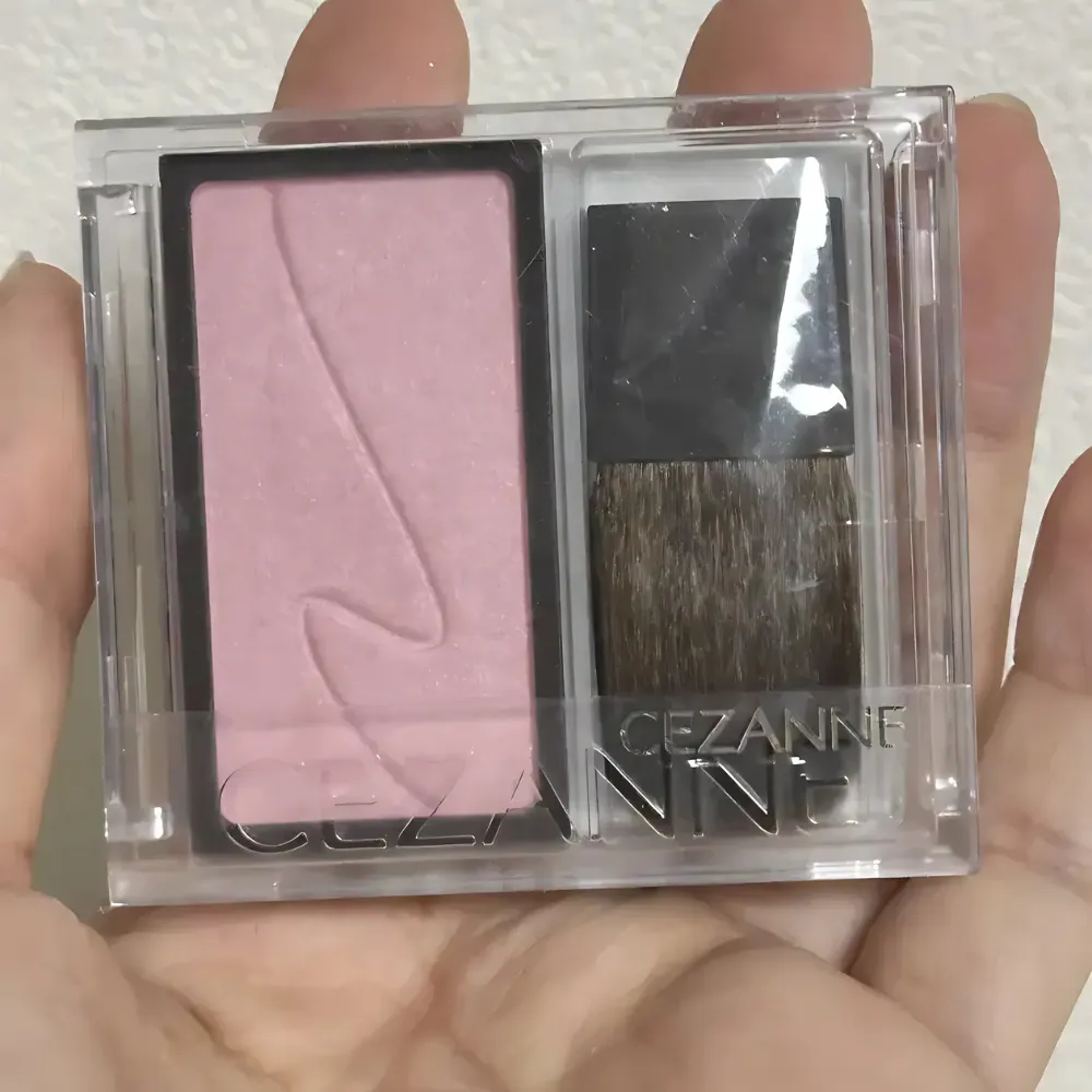 Phấn trang điểm cho má và mắt Cezanne 2.2g
