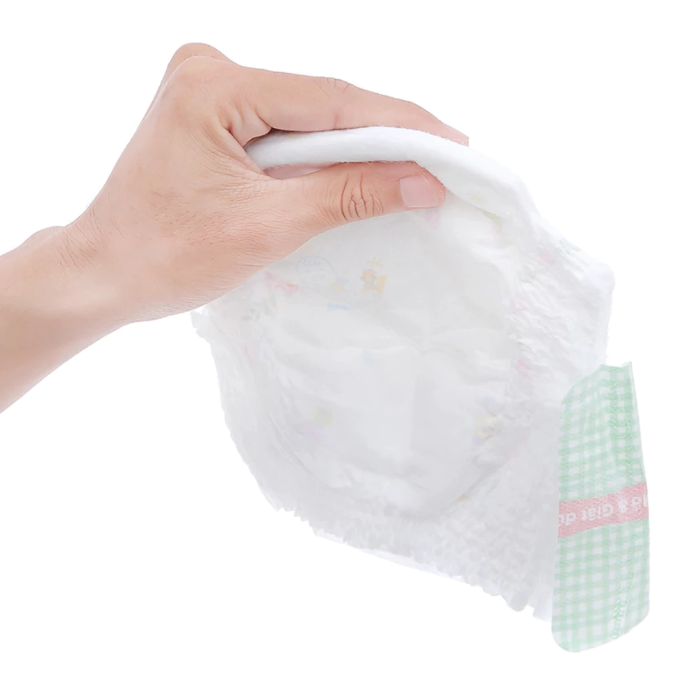 Tã quần mở một bên Bobby size NB-S 74 miếng/S-M 62 miếng dành cho bé từ 3 - 10kg
