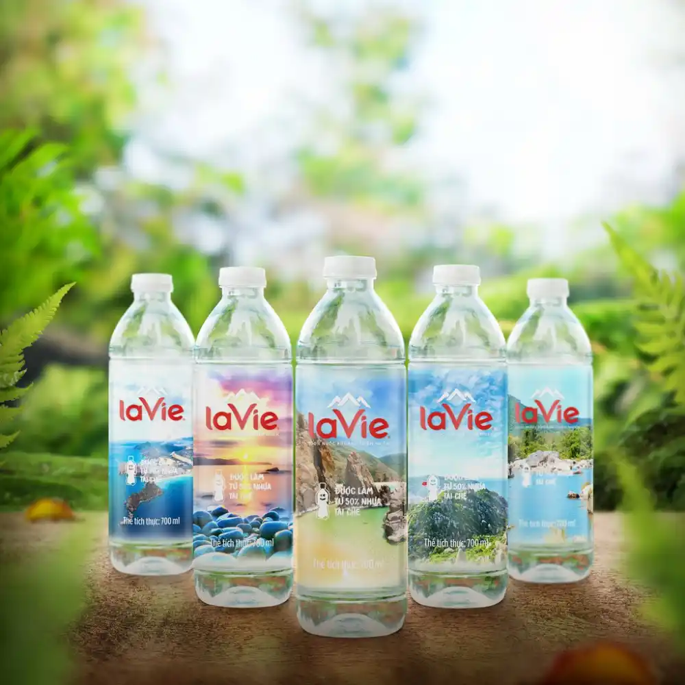 Thùng 12 chai nước khoáng thiên nhiên La Vie 700ml