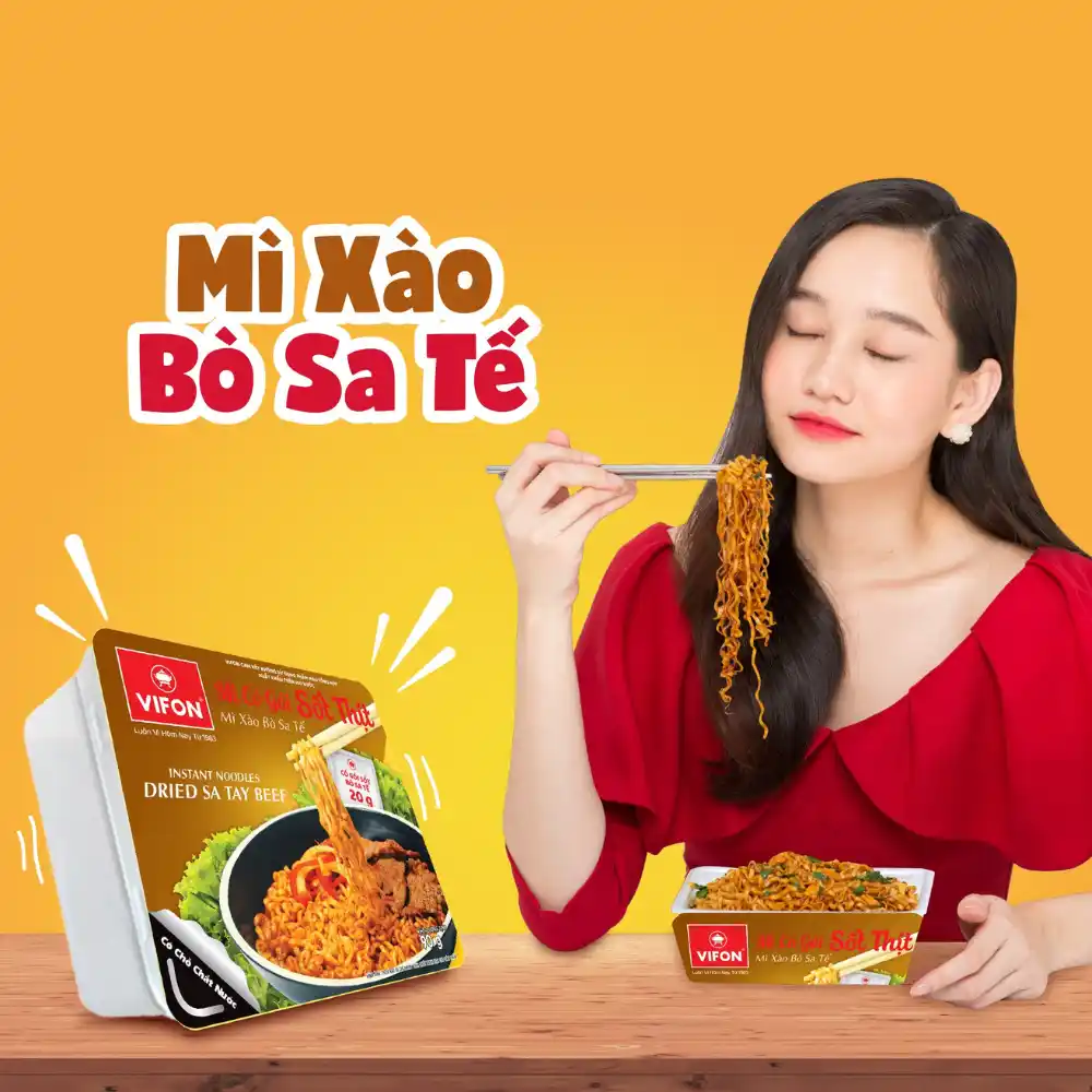 Thùng 18 khay mì xào bò sa tế Vifon 90g [có gói sốt thịt]