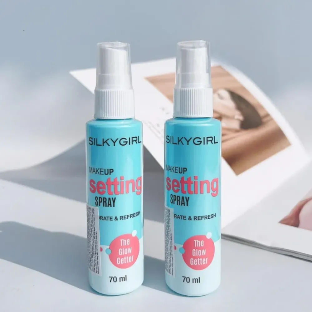Xịt khóa makeup Silkygirl Hydrate & Refresh 70ml (xanh)