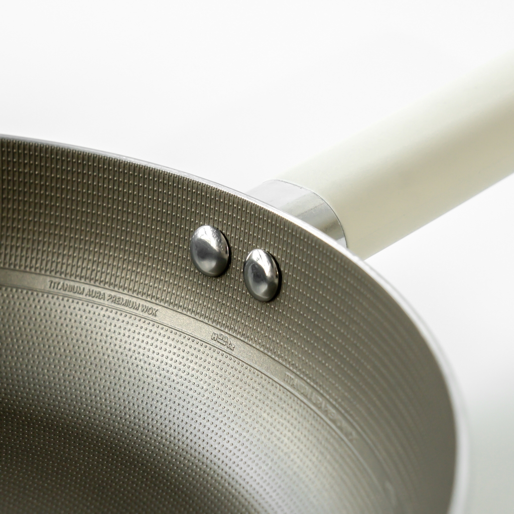 Chảo siêu chống dính Titanium Aura, size 28 cm, cạn lòng