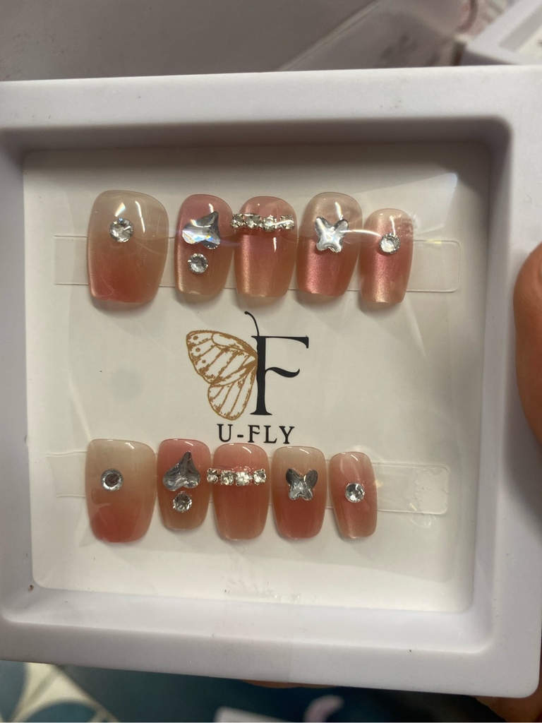 Móng tay giả nail đính đá trong ngắn