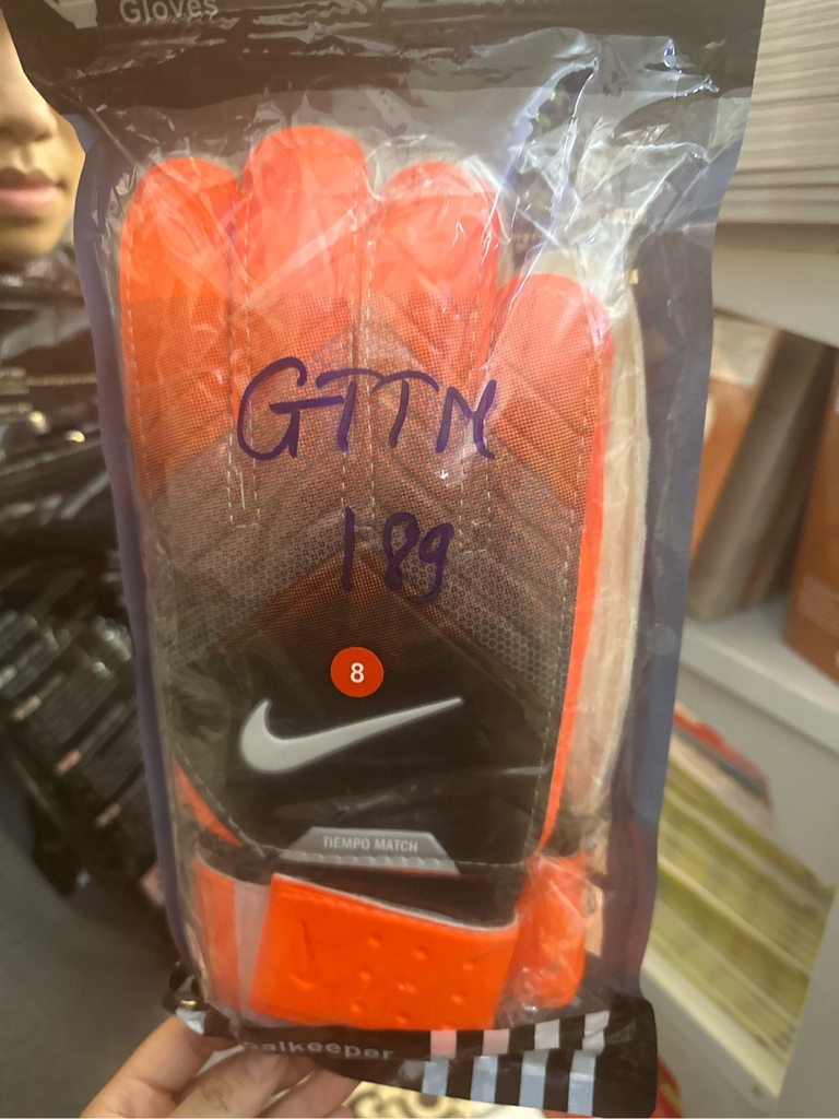 Găng tay thủ môn Gloves