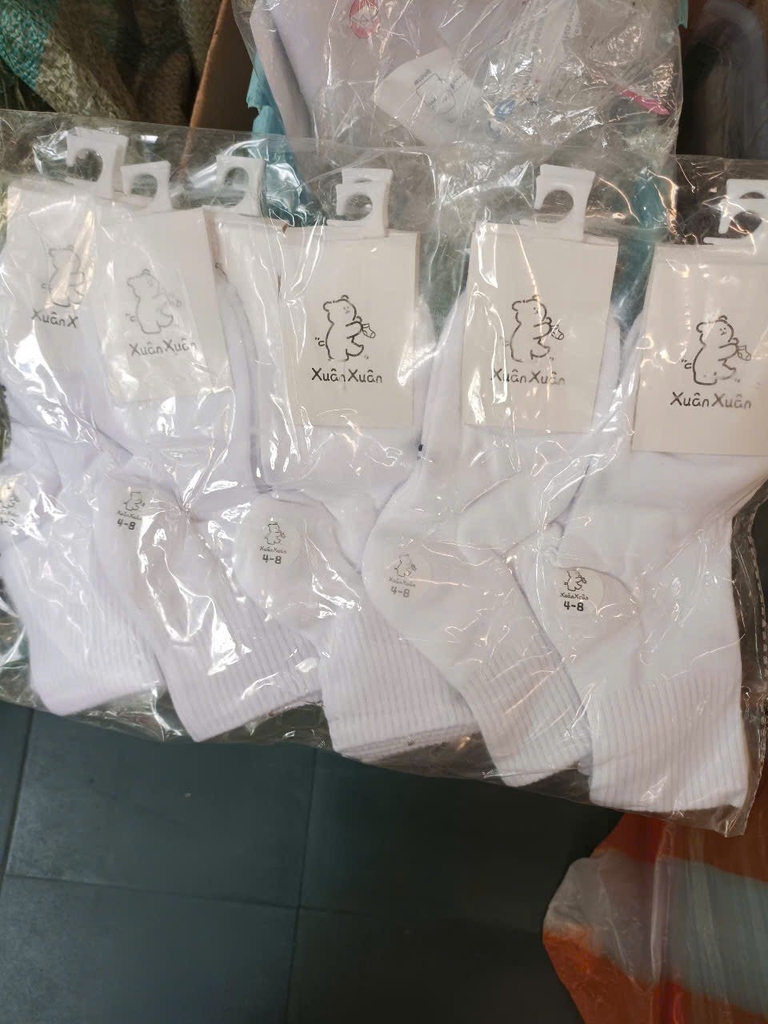 Tất trẻ em múa