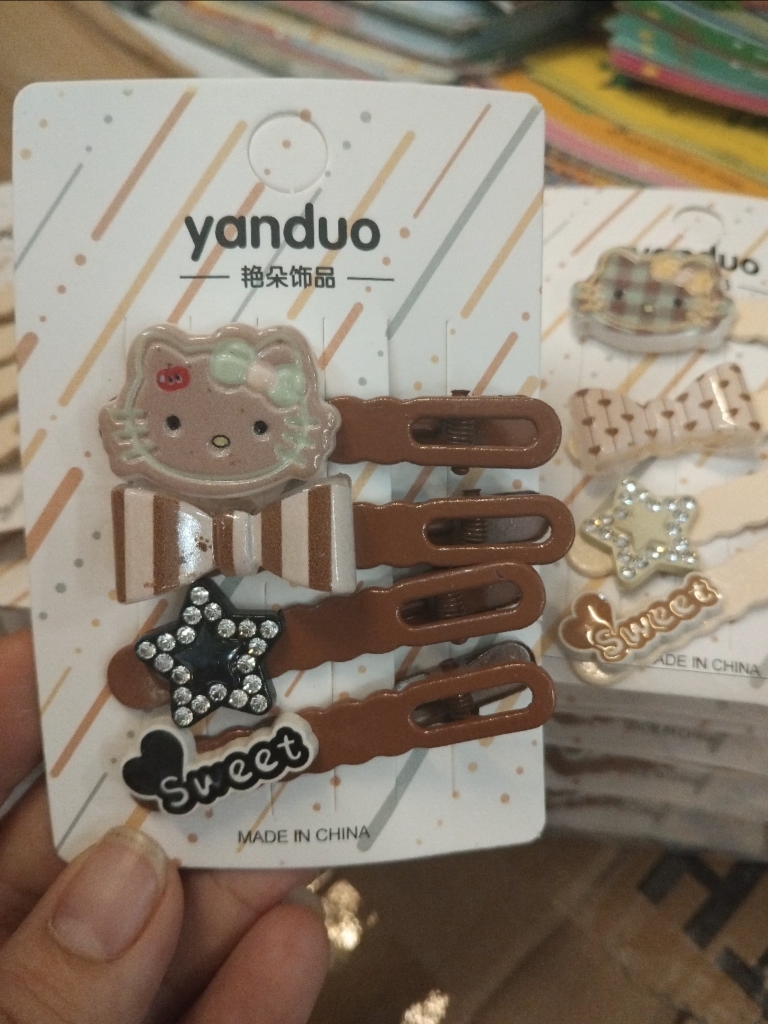 Kẹp tóc mái teen