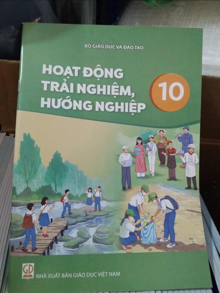 Sách giáo khoa lớp 10
