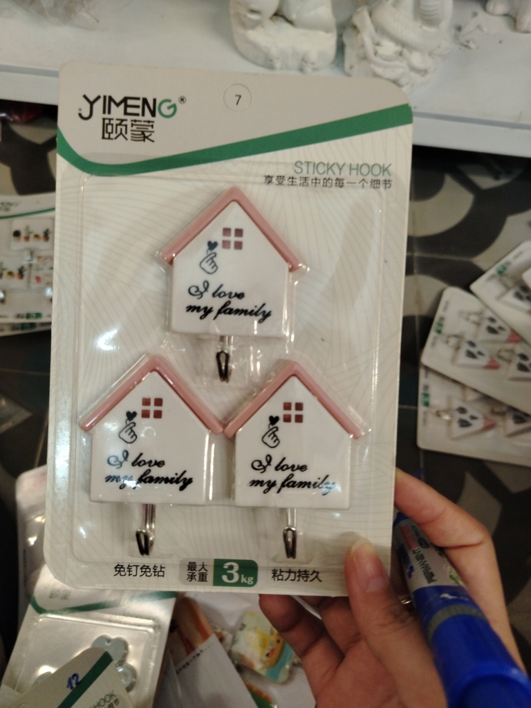 Móc dán tường