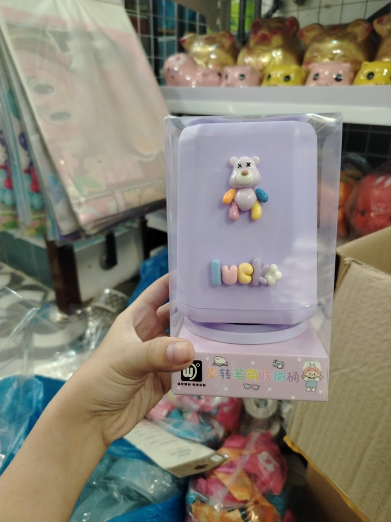 Cắm bút để bàn xoay 360 độ