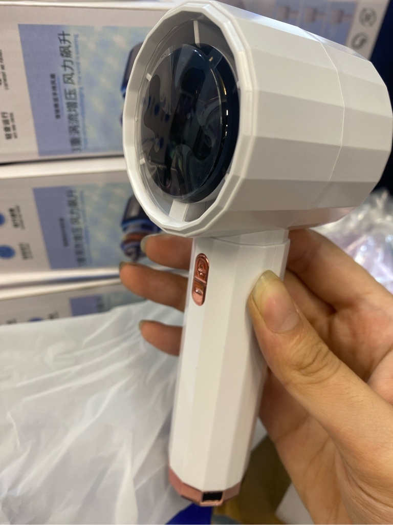 Quạt sạc 100 Cấp độ