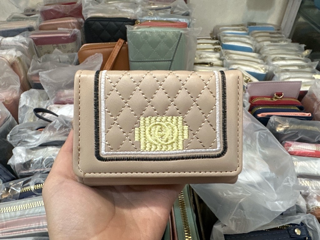 Ví tiền nữ