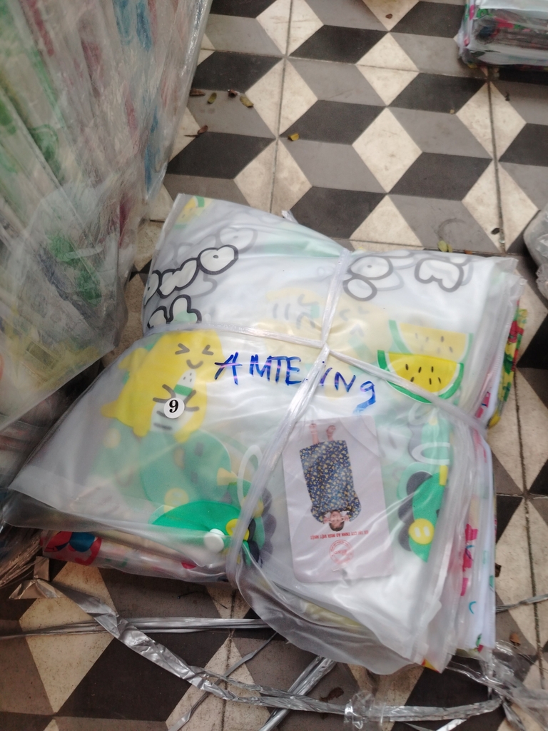 Áo mưa trẻ em