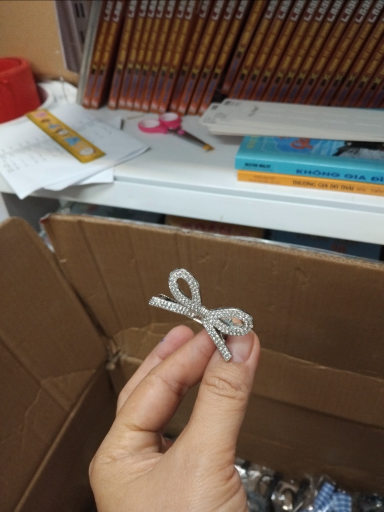 Kẹp tóc mái teen