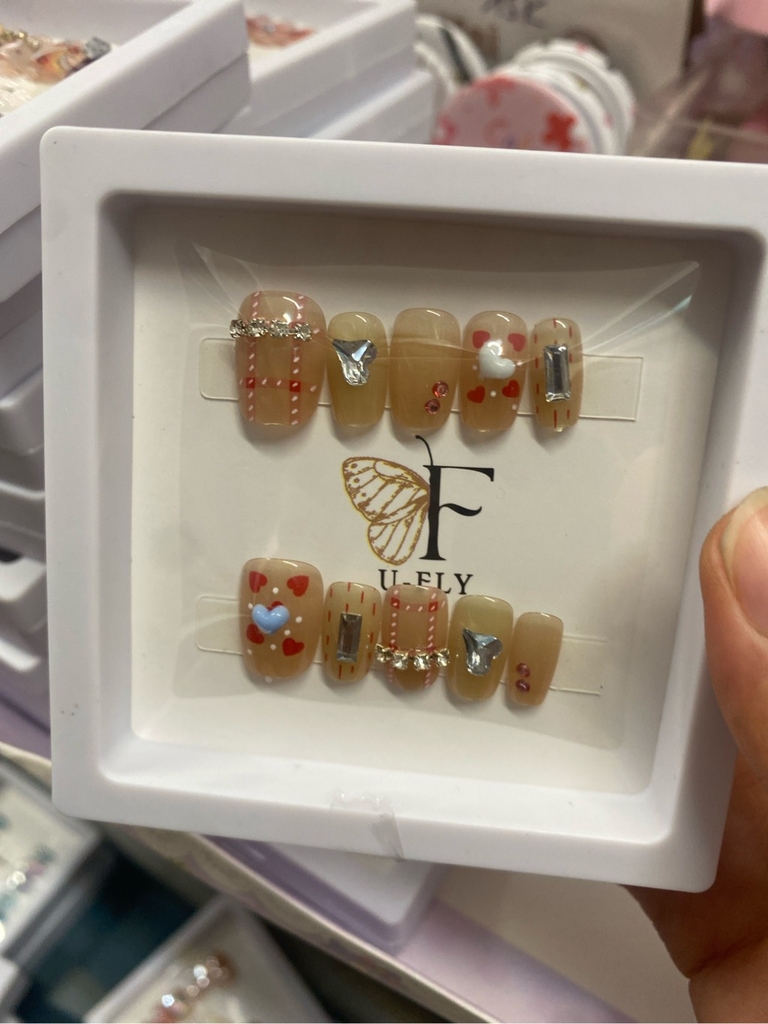 Móng tay giả nail đính đá trong ngắn