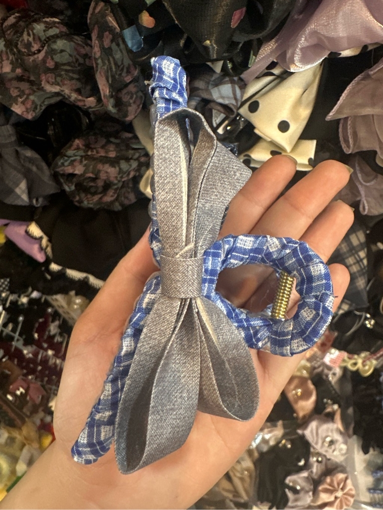 Gắp tóc nhựa