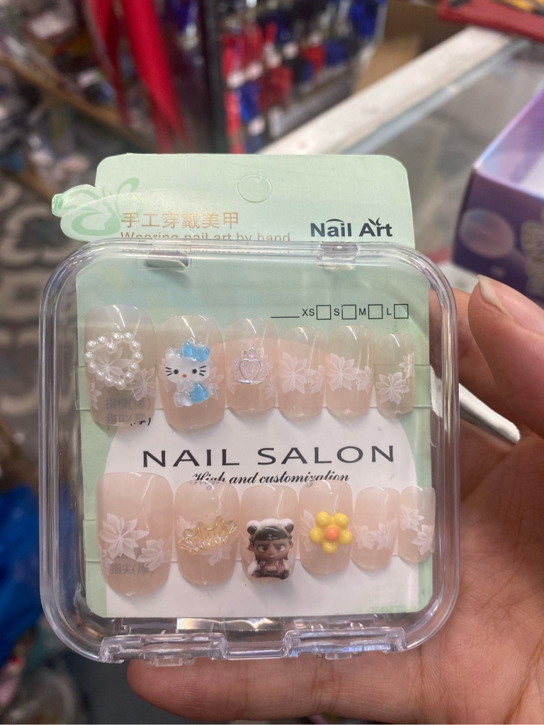 Móng tay giả nail đính cham ngắn