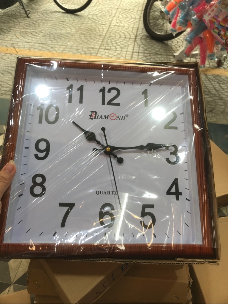 Đồng hồ treo tường