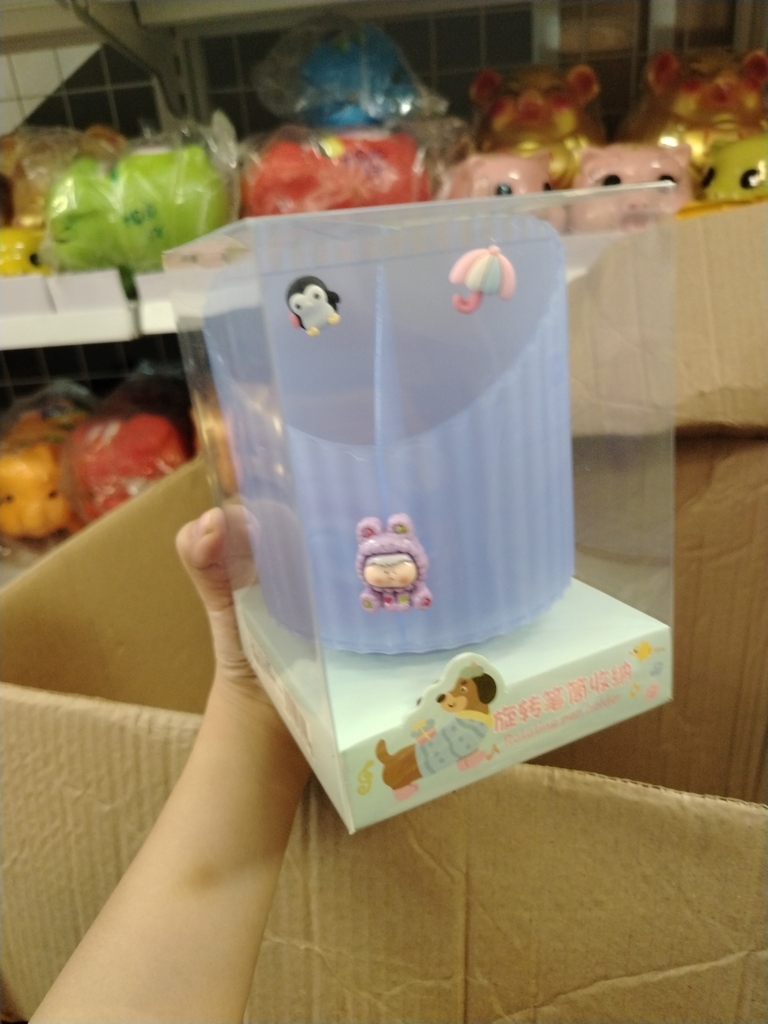 Cắm bút để bàn xoay 360 độ
