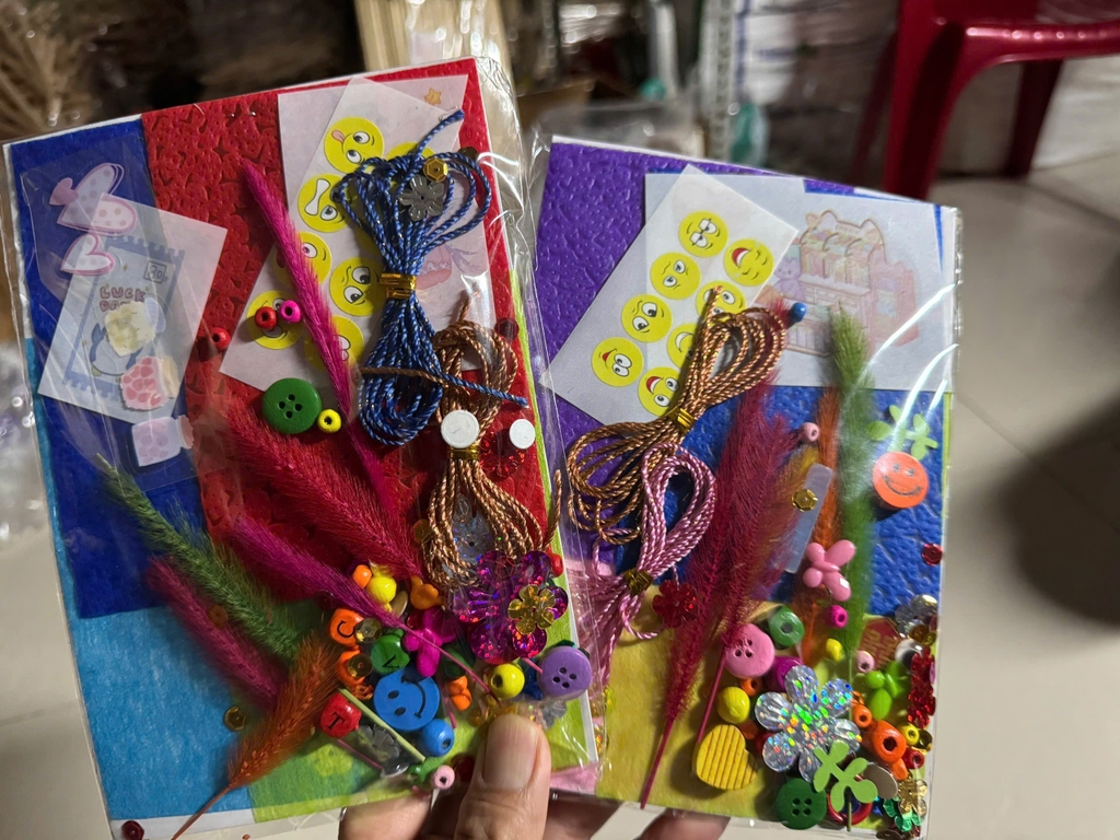 Phụ liệu làm thiệp