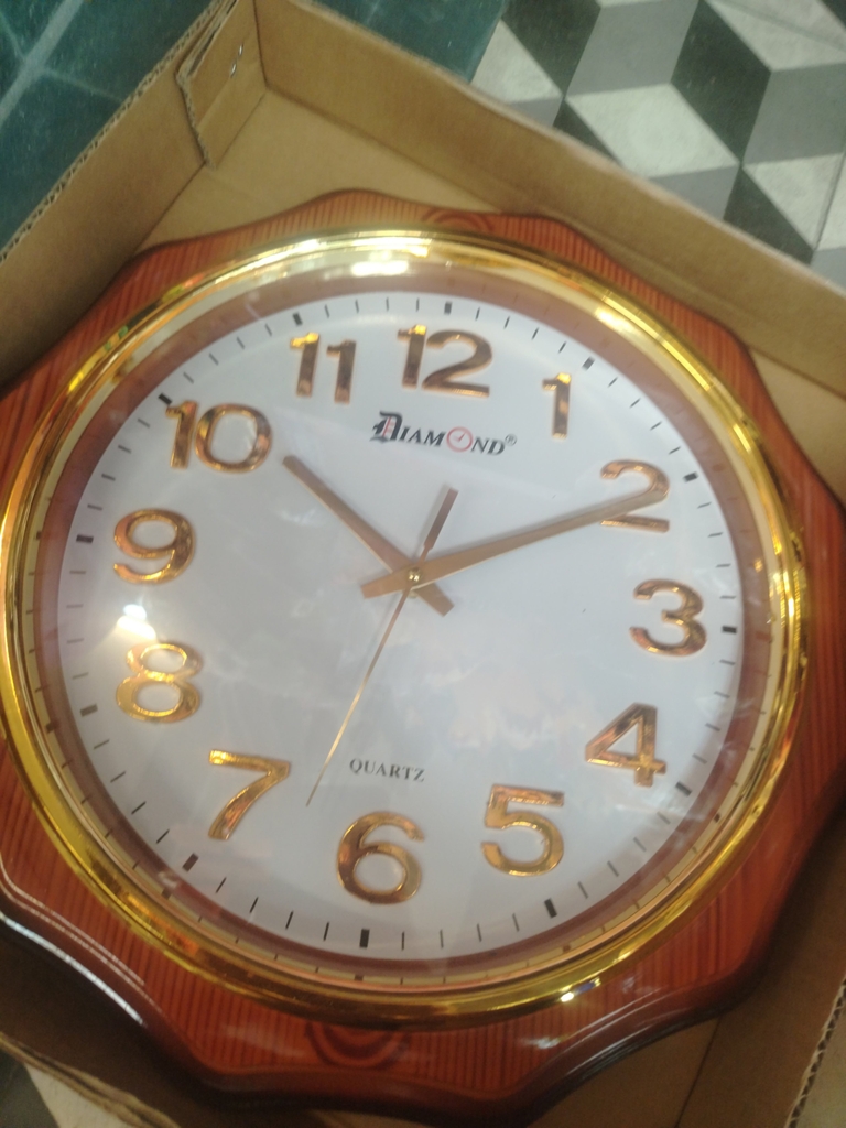 Đồng hồ treo tường