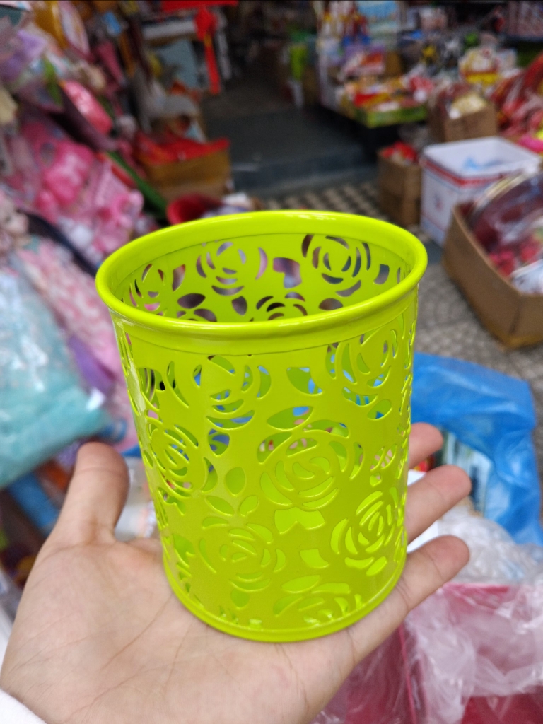 Cắm bút sắt