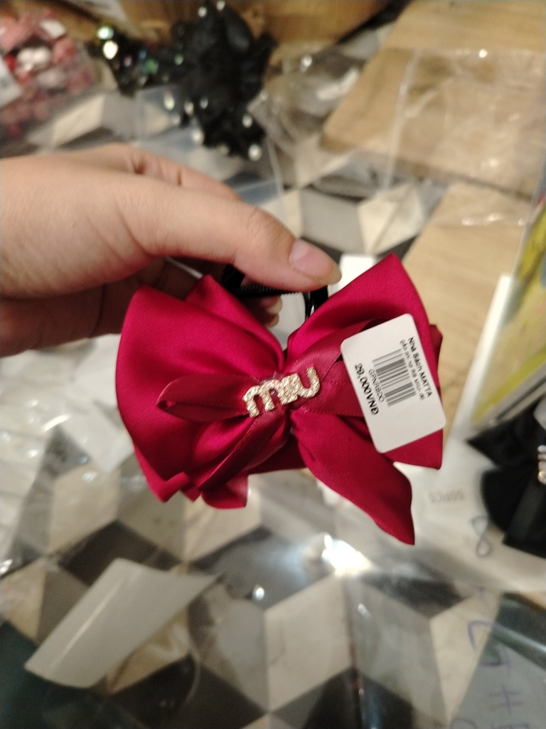 Gắp tóc vải phi