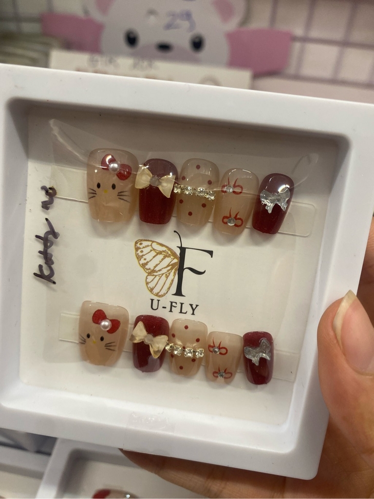 Móng tay giả nail đính đá trong ngắn