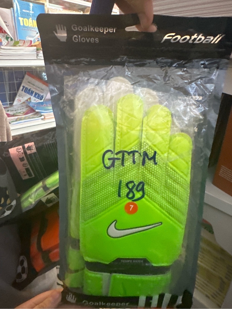 Găng tay thủ môn Gloves