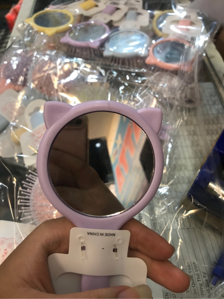 Lược kiểu kèm gương