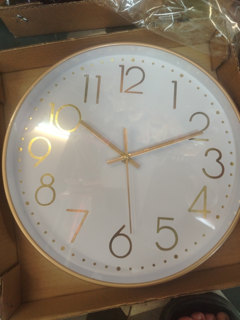 Đồng hồ treo tường