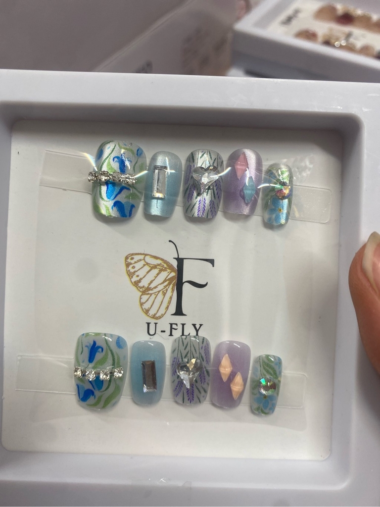 Móng tay giả nail đính đá trong ngắn